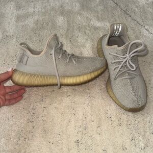 Yeezy adidas Beige Sneakers